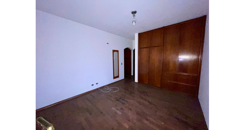 Casa Térrea à venda no Bairro do Parque São Domingos na Rua Artur Bastos