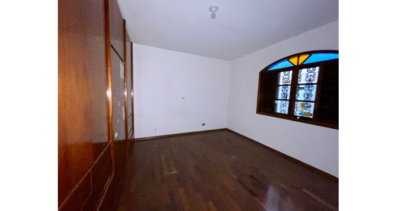 Casa Térrea à venda no Bairro do Parque São Domingos na Rua Artur Bastos