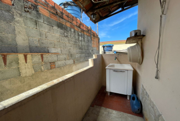 Casa à venda no Bairro da Vila Chica Luisa na Rua Ivacatinga