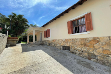 Casa à venda no Bairro da Vila Chica Luisa na Rua Ivacatinga