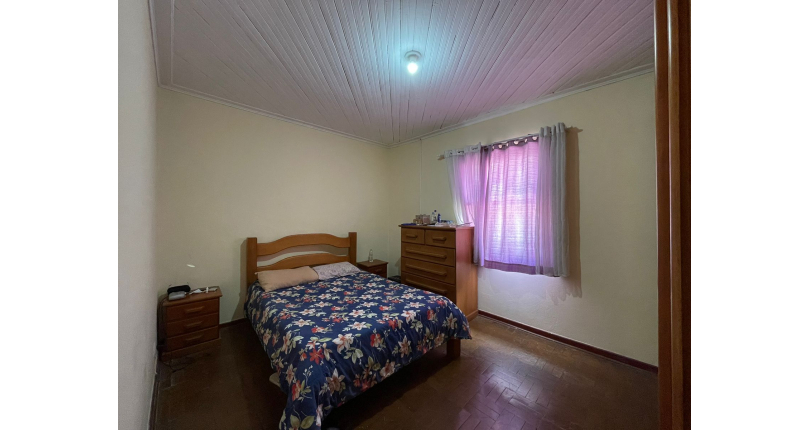 Casa à venda no Bairro da Vila Chica Luisa na Rua Ivacatinga