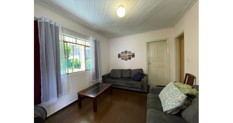 Casa à venda no Bairro da Vila Chica Luisa na Rua Ivacatinga