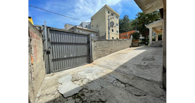 Casa à venda no Bairro da Vila Chica Luisa na Rua Ivacatinga
