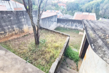 Casa para renda à venda no Bairro do Jardim Líbano na Rua Adalberto Kurt