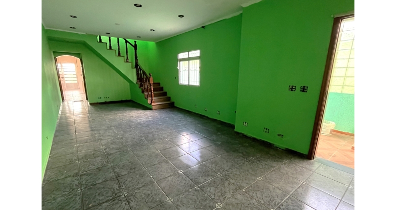 Sobrado à venda em Osasco no Bairro da Ayrosa na Rua Bariri