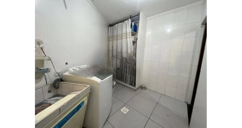 Sobrado à venda no Bairro do Parque São Domingos na Rua Waltrudes Correa