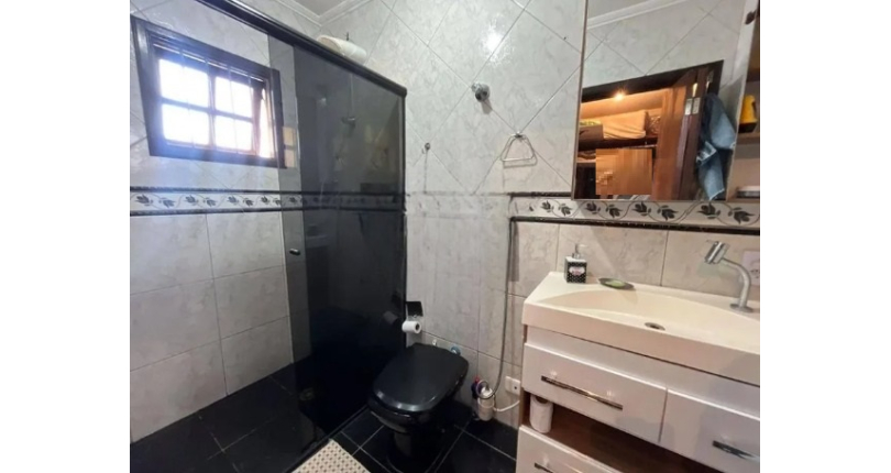 Sobrado à venda no Bairro do Parque São Domingos na Rua Waltrudes Correa