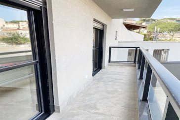 BELO Sobrado novo à venda no Bairro do Parque São Domingos na Avenida Joaquim de Magalhães 157