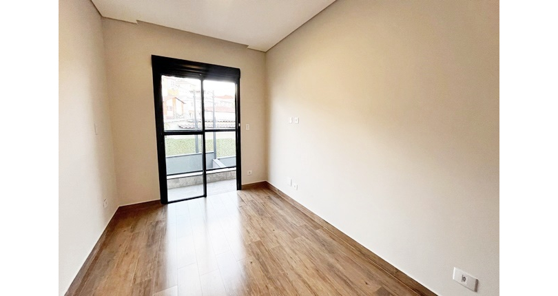 BELO Sobrado novo à venda no Bairro do Parque São Domingos na Avenida Joaquim de Magalhães 157