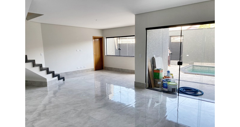 BELO Sobrado novo à venda no Bairro do Parque São Domingos na Avenida Joaquim de Magalhães 157