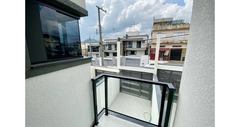 BELO Sobrado novo à venda no Bairro do Jardim Maristela no Rua Horácio Romeu 245