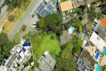 Terreno único à venda no Bairro da Boaçava na Rua Pau-Brasil