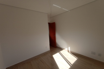 Lindo Sobrado novo à venda no Bairro do Jardim Maristela no Rua Adriano Ariani 40,