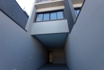 Lindo Sobrado novo à venda no Bairro do Jardim Maristela no Rua Adriano Ariani 40,