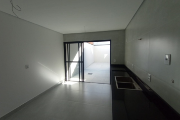 Lindo Sobrado novo à venda no Bairro do Jardim Maristela no Rua Adriano Ariani 40,