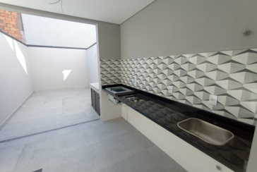 Lindo Sobrado novo à venda no Bairro do Jardim Maristela no Rua Adriano Ariani 36,