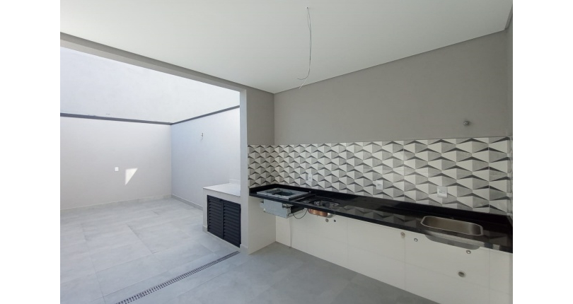 Lindo Sobrado novo à venda no Bairro do Jardim Maristela no Rua Adriano Ariani 36,