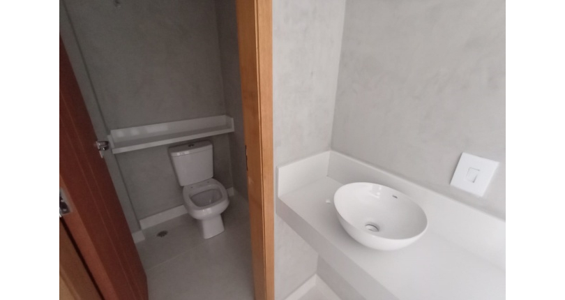 Lindo Sobrado novo à venda no Bairro do Jardim Maristela no Rua Adriano Ariani 36,