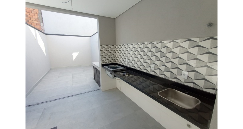 Lindo Sobrado novo à venda no Bairro do Jardim Maristela no Rua Adriano Ariani 36,