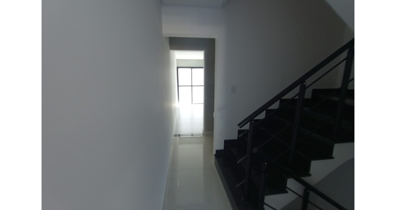 Lindo Sobrado novo à venda no Bairro do Jardim Maristela no Rua Adriano Ariani 36,