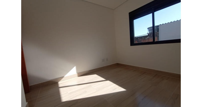 Lindo Sobrado novo à venda no Bairro do Jardim Maristela no Rua Adriano Ariani 36,