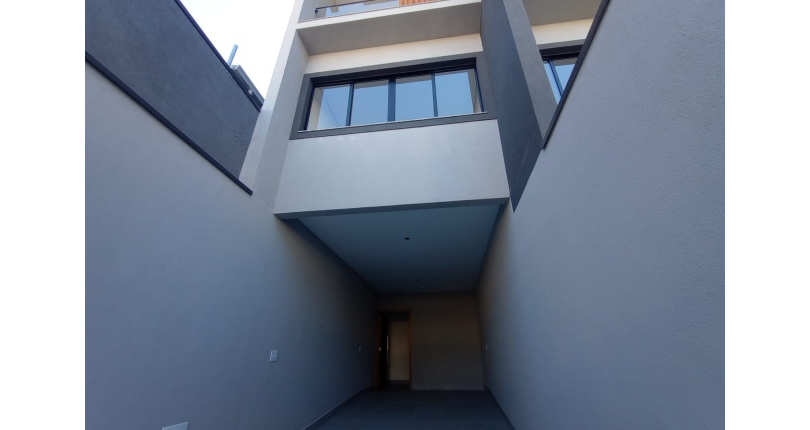 Lindo Sobrado novo à venda no Bairro do Jardim Maristela no Rua Adriano Ariani 36,