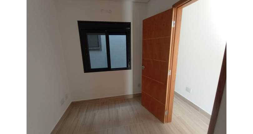 Lindo Sobrado novo à venda no Bairro do Jardim Maristela no Rua Adriano Ariani 36,