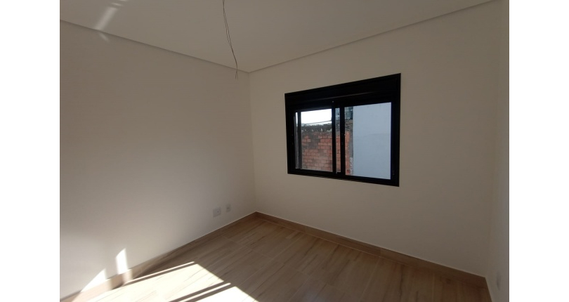 Lindo Sobrado novo à venda no Bairro do Jardim Maristela no Rua Adriano Ariani 32,