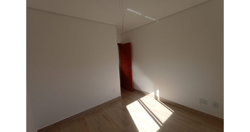 Lindo Sobrado novo à venda no Bairro do Jardim Maristela no Rua Adriano Ariani 32,