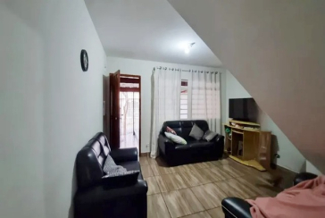 Sobrado à venda no Bairro do Jardim Mangalot na Rua George Samuel,