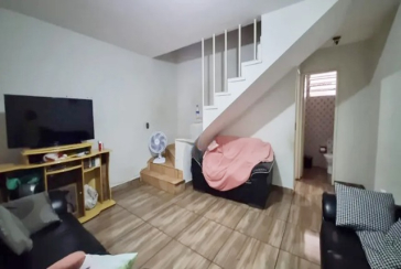 Sobrado à venda no Bairro do Jardim Mangalot na Rua George Samuel,