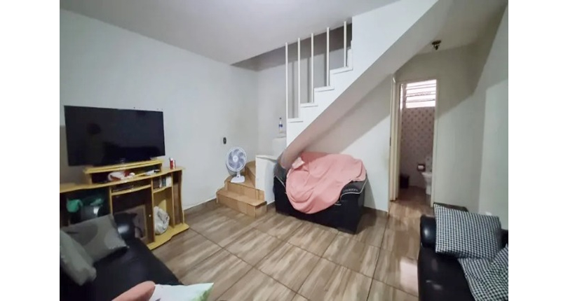 Sobrado à venda no Bairro do Jardim Mangalot na Rua George Samuel,