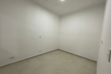 Sobrado novo à venda no Bairro da Vila Perus na Rua Sertão de Canudos 102,