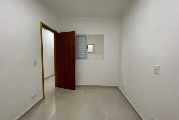 Sobrado novo à venda no Bairro da Vila Perus na Rua Sertão de Canudos 102,