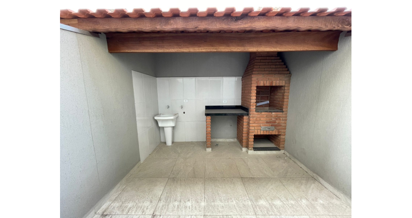 Sobrado novo à venda no Bairro da Vila Perus na Rua Sertão de Canudos 102,