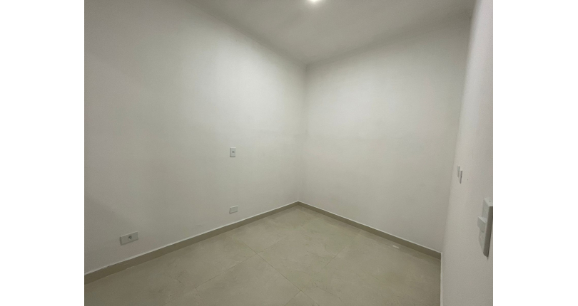 Sobrado novo à venda no Bairro da Vila Perus na Rua Sertão de Canudos 102,