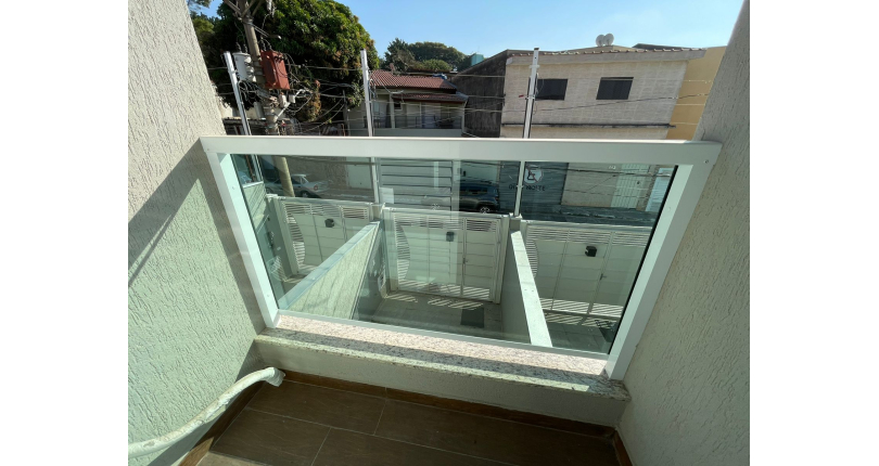 Sobrado novo à venda no Bairro da Vila Perus na Rua Sertão de Canudos 102,