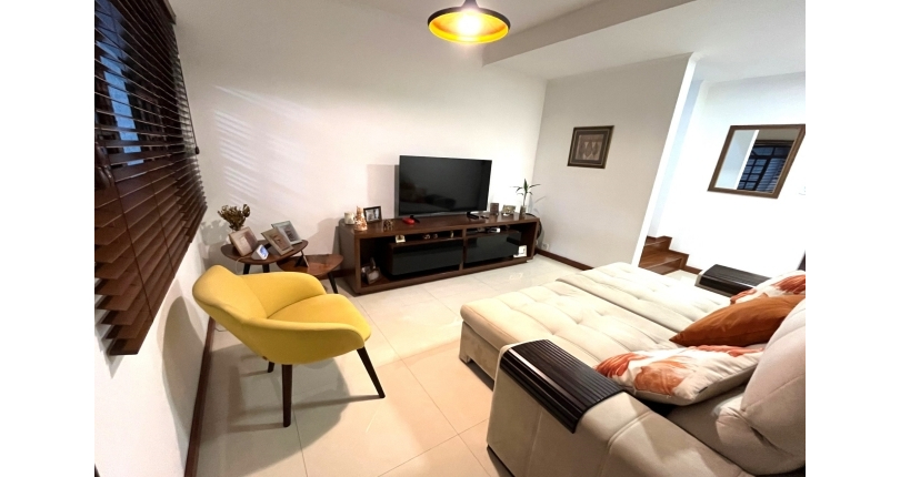 Belíssimo Sobrado à venda no Bairro do Conjunto Residencial Vista Verde 