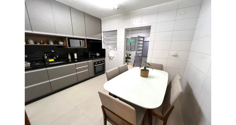 Belíssimo Sobrado à venda no Bairro do Conjunto Residencial Vista Verde 