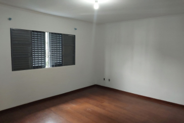 Sobrado à venda no Bairro da Vila Pereira Cerca na Rua Santa Romana,