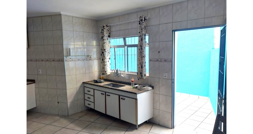 Sobrado à venda no Bairro da Vila Pereira Cerca na Rua Santa Romana,