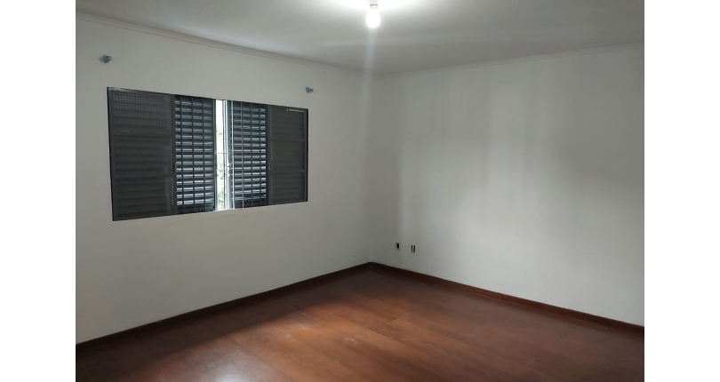 Sobrado à venda no Bairro da Vila Pereira Cerca na Rua Santa Romana,