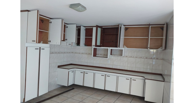 Sobrado à venda no Bairro da Vila Pereira Cerca na Rua Santa Romana,