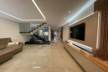 Lindo Sobrado à venda de Alto Padrão no Bairro do City Recanto Anastácio na Rua João Ferrero Versino,