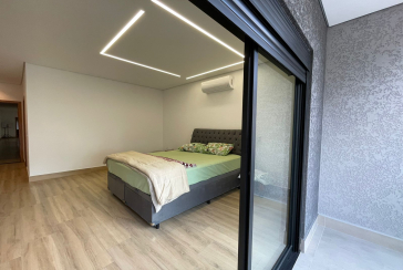 Lindo Sobrado à venda de Alto Padrão no Bairro do City Recanto Anastácio na Rua João Ferrero Versino,