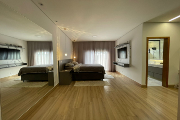 Lindo Sobrado à venda de Alto Padrão no Bairro do City Recanto Anastácio na Rua João Ferrero Versino,