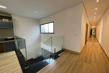 Lindo Sobrado à venda de Alto Padrão no Bairro do City Recanto Anastácio na Rua João Ferrero Versino,