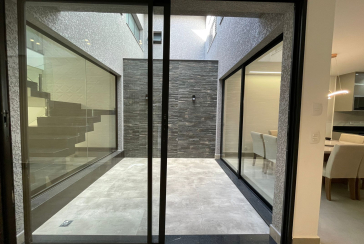 Lindo Sobrado à venda de Alto Padrão no Bairro do City Recanto Anastácio na Rua João Ferrero Versino,