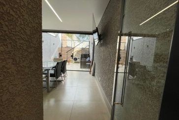 Lindo Sobrado à venda de Alto Padrão no Bairro do City Recanto Anastácio na Rua João Ferrero Versino,