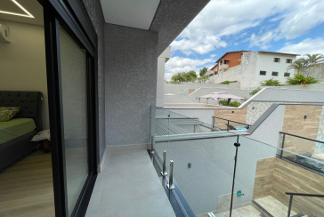 Lindo Sobrado à venda de Alto Padrão no Bairro do City Recanto Anastácio na Rua João Ferrero Versino,